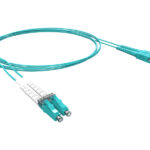 33003273 Jumper Fibra Óptica OM4 LC/LC Dúplex 1 Metro LSZH Furukawa